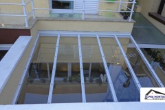 Cobertura-de-Policarbonato-Compacto-Fixo-com-Estrutura-na-cor-Branca